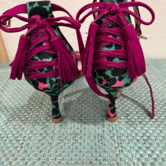 Betsy Johnson Cute Shoes - Picture 3 of 3